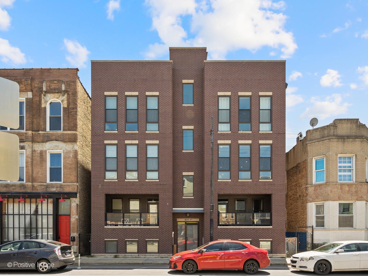 3037 W Belmont Ave Unit 2W